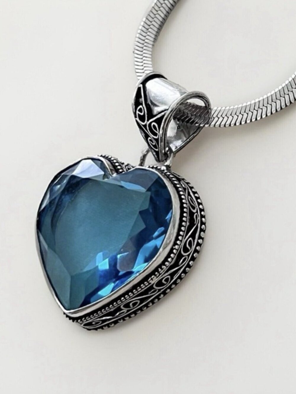 925 Sterling silver Blue Topaz heart Necklace Gemstone Pendant Vintage jewelry